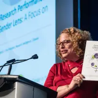 gs11 credit martin lipman 0441 38540615276 o.jpg