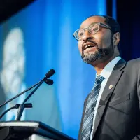 gs11 credit martin lipman 0147 37880493154 o.jpg