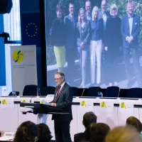 gs4 14580668156 o.jpg